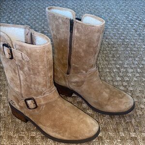 UGG Women's Moto Style Sherpa Lined Tan Suede Boots sz 10